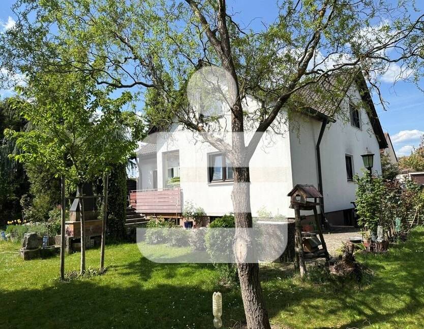 In diesem Garten können Sie entspannen!...freistehendes EFH mit ELW in Kriegenbrunn 6 zimmer