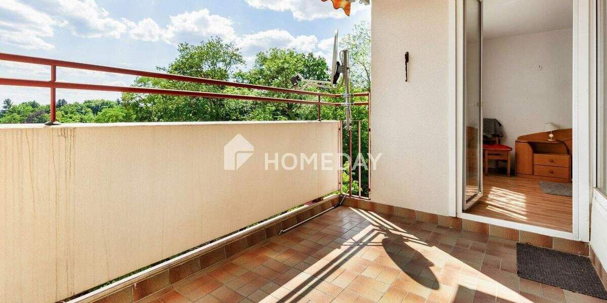 Hell, modernisiert und bezugsfrei: 4-Zimmer-Wohnung mit Weitblick & Dachterrassenzugang 5 zimmer