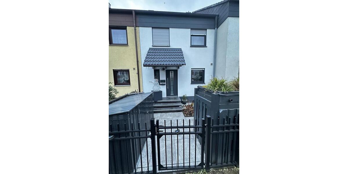 Provisionsfreies modernes Reihenhaus mit EBK, Balkon und Garage 6 zimmer