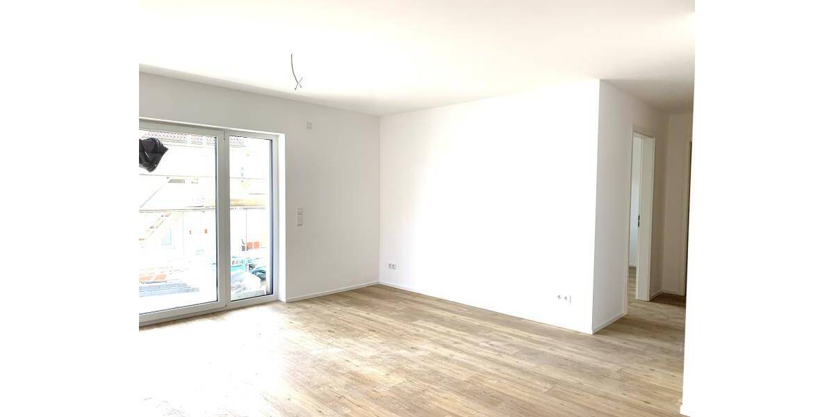 FÜ: Erstbezug! Schöne, helle 2-Zi-Whg (1.OG) mit EBK, Balkon, Aufzug + TG-Stellplatz 2 zimmer