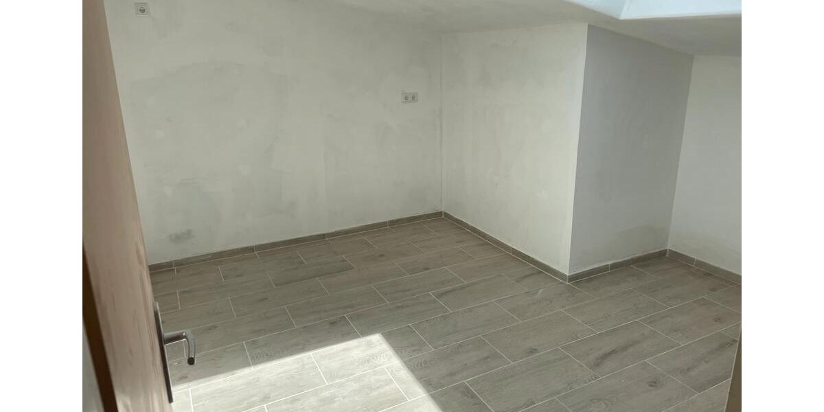 Etagenwohnung Schnaittach - 5 Zimmer, 160 m&sup2;, 1.000&euro; | Angebot:26398619