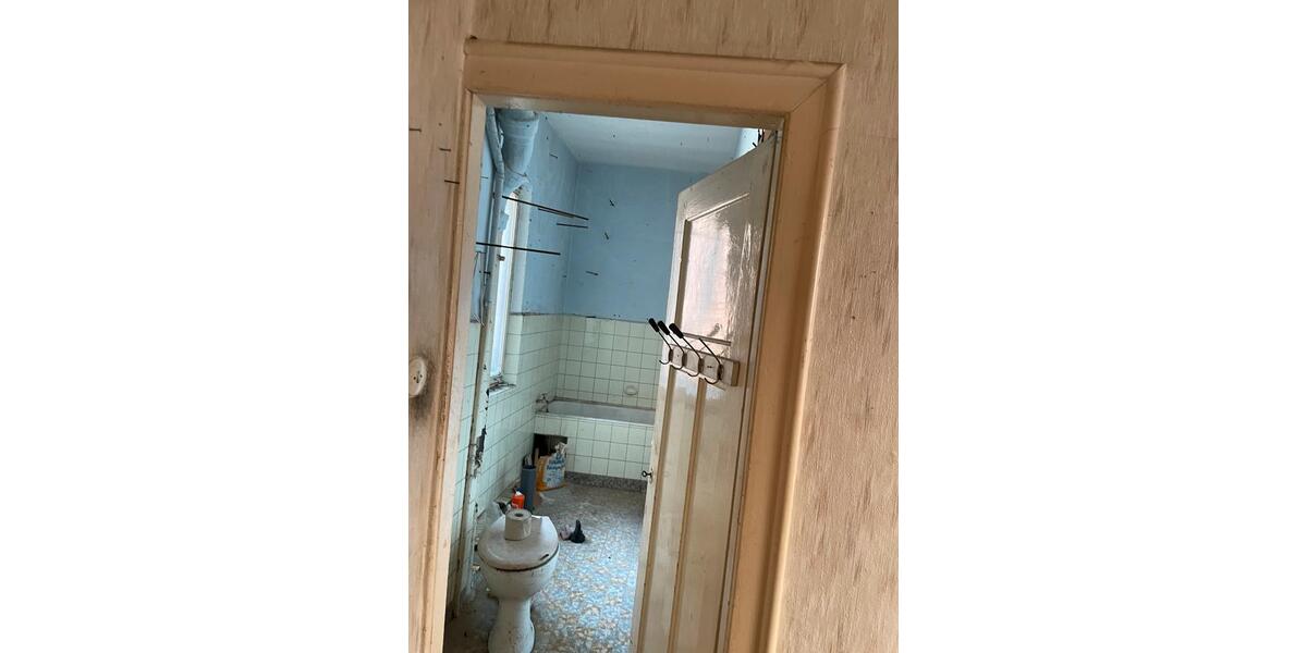 Etagenwohnung Nürnberg Sankt Leonhard - 8 Zimmer, 200 m&sup2;, 300.000&euro; | Angebot:26998845