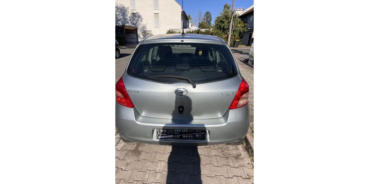 Toyota Yaris 91.000 km 1.950 &euro; Nürnberg 90408