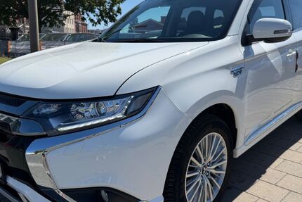 Mitsubishi Plug-in Hybrid Outlander 118.872 km 16.950 &euro; Fürth 90763