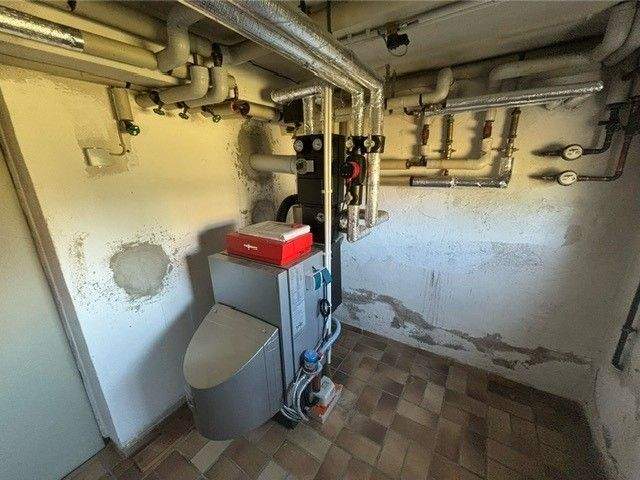 Mehrfamilienhaus, Wohnhaus Heroldsbach Poppendorf - 8 Zimmer, 208 m&sup2;, 2.300&euro; | Angebot:25339642