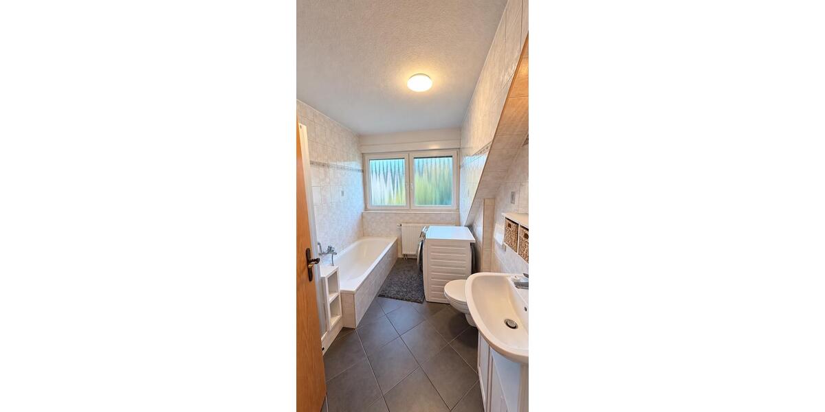 Dachgeschoßwohnung Schwanstetten - 3 Zimmer, 78 m&sup2;, 950&euro; | Angebot:27612347