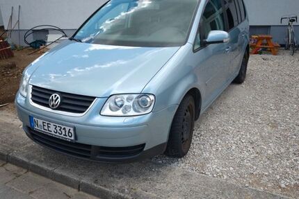 VW Touran 159.000 km 4.444 &euro; Postbauer-Heng 92353