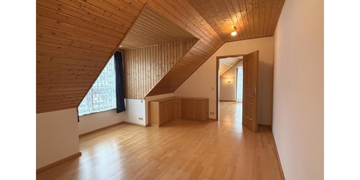 Großzügiges Einfamilienhaus mit Garten, Wintergarten und Sauna in ruhiger Lage 6 zimmer