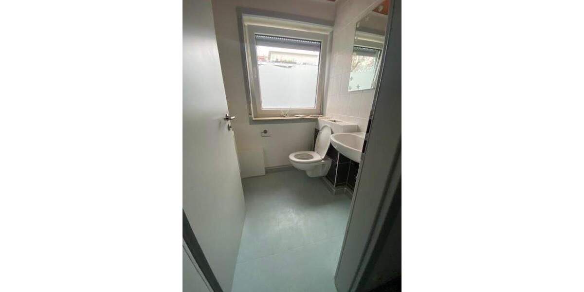 Gewerbeobjekt Nürnberg Langwasser - 6 Zimmer, 125 m&sup2;, 1.250&euro; | Angebot:25665546