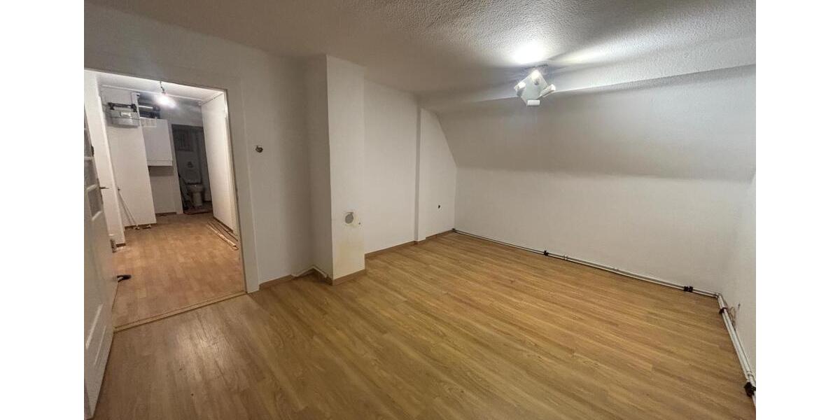 Dachgeschoßwohnung Oberasbach - 2 Zimmer, 45 m&sup2;, 670&euro; | Angebot:27616421