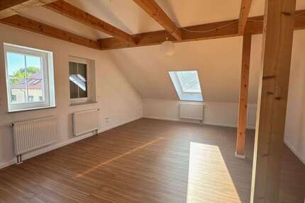 Haus zum Kaufen in Erlangen Alterlangen 1.420.000 € 281 m² 9 zimmer