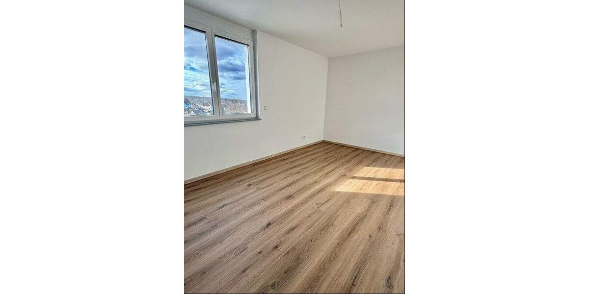 Etagenwohnung Roßtal - 3 Zimmer, 95 m&sup2;, 479.000&euro; | Angebot:25671517