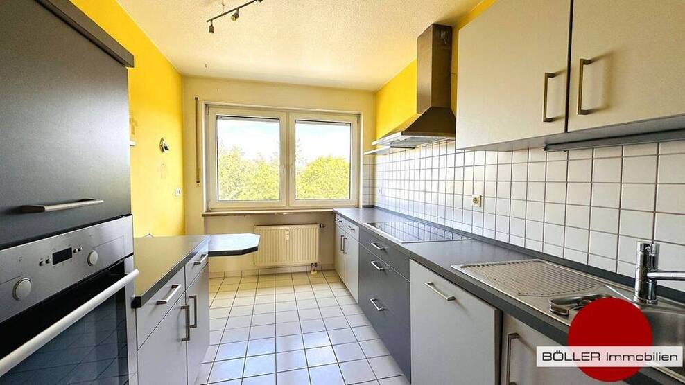 Platz für die ganze Familie! Große, gepflegte 5-6 Zi. Wohnung ganz oben mit Balkon im Nürnberger Westen!