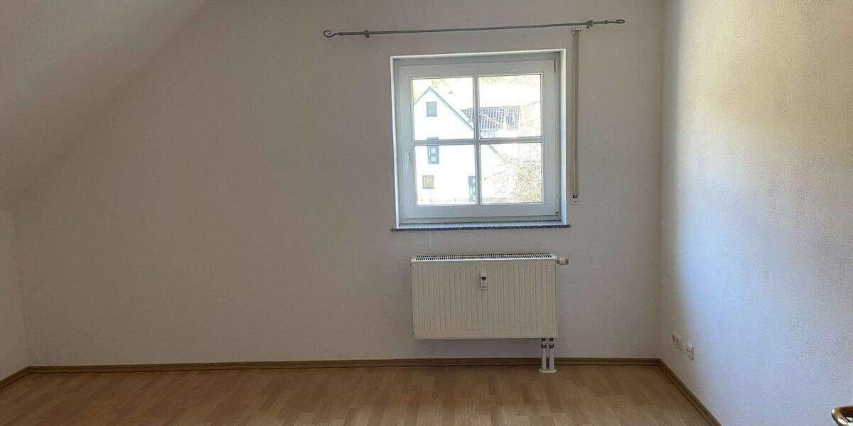 Etagenwohnung Heroldsbach Oesdorf - 4 Zimmer, 127 m&sup2;, 1.075&euro; | Angebot:24669734