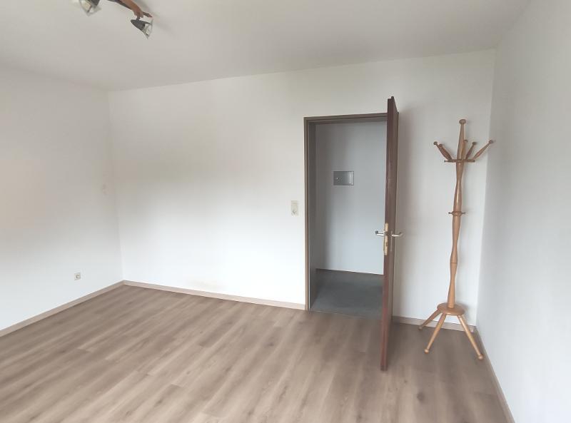 4 Zi. OG Wohnung mit Balkon, Gartenanteil und Garage
