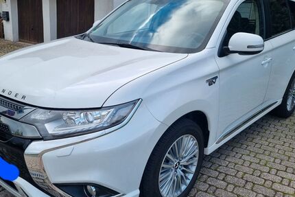 Mitsubishi Plug-in Hybrid Outlander 69.000 km 20.980 € Markt Erlbach 91459
