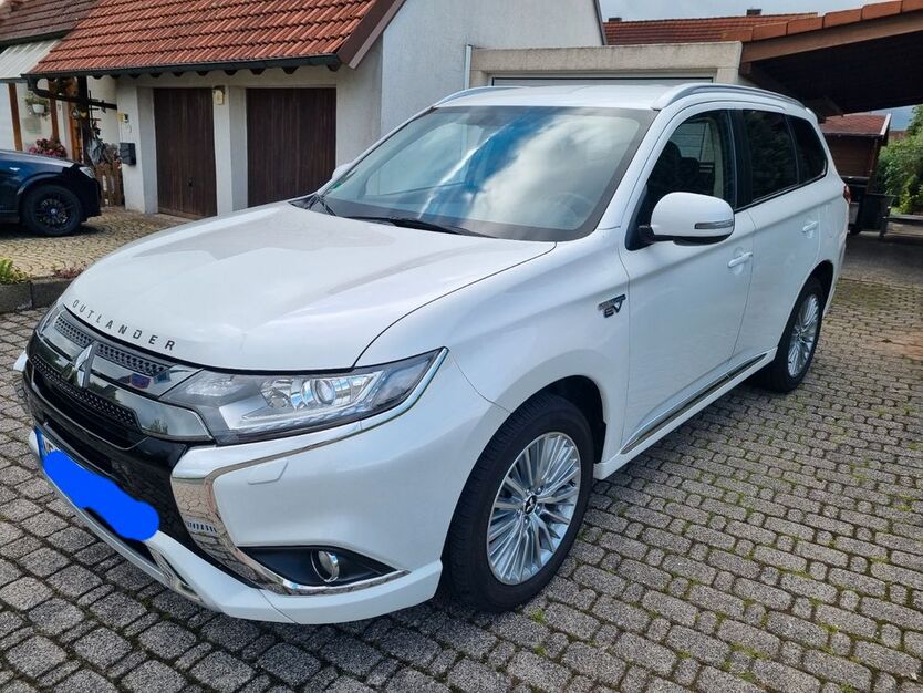 Mitsubishi Plug-in Hybrid Outlander 69.000 km 20.980 € Markt Erlbach 91459