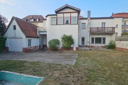 Haus Schwabach - 9 Zimmer, 176 m&sup2;, 1.290&euro; | Angebot:27613302