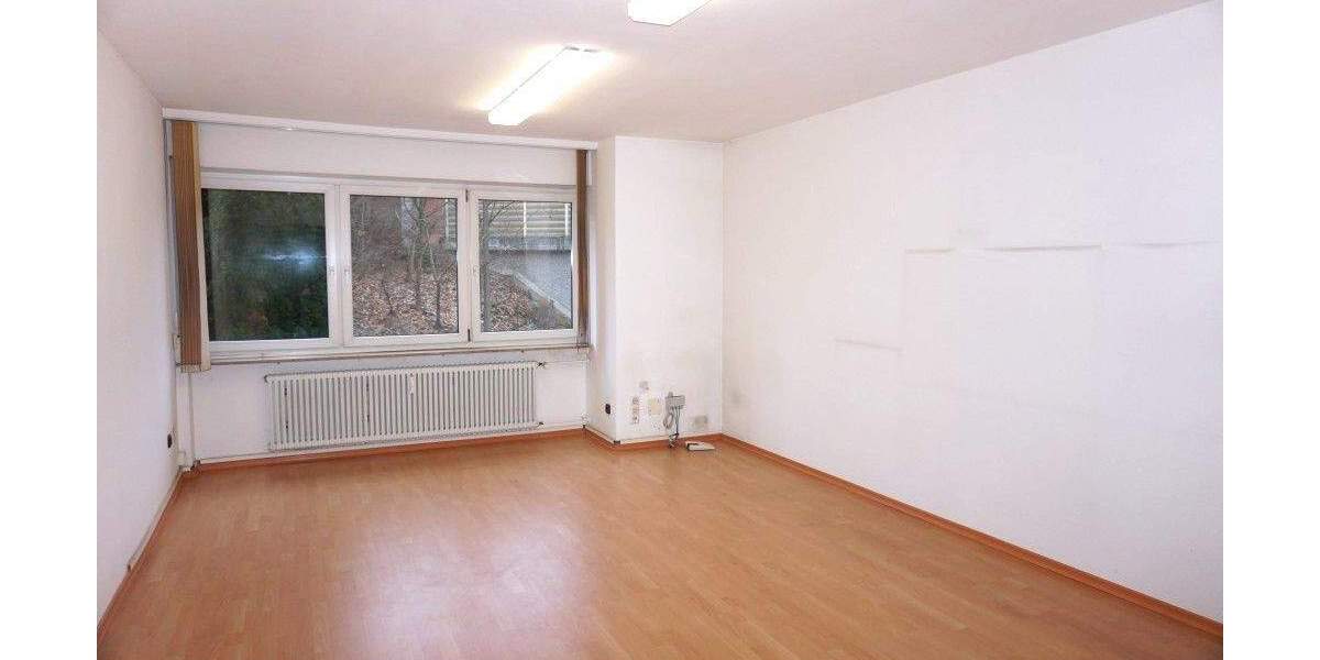 Viel Platz! Helle 4-Zi. ETW mit Balkon in Nbg. - Gleißhammer Wohnung kaufen 4 zimmer