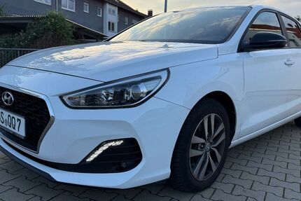 Hyundai i30 99.780 km 15.900 € Heroldsberg 90562