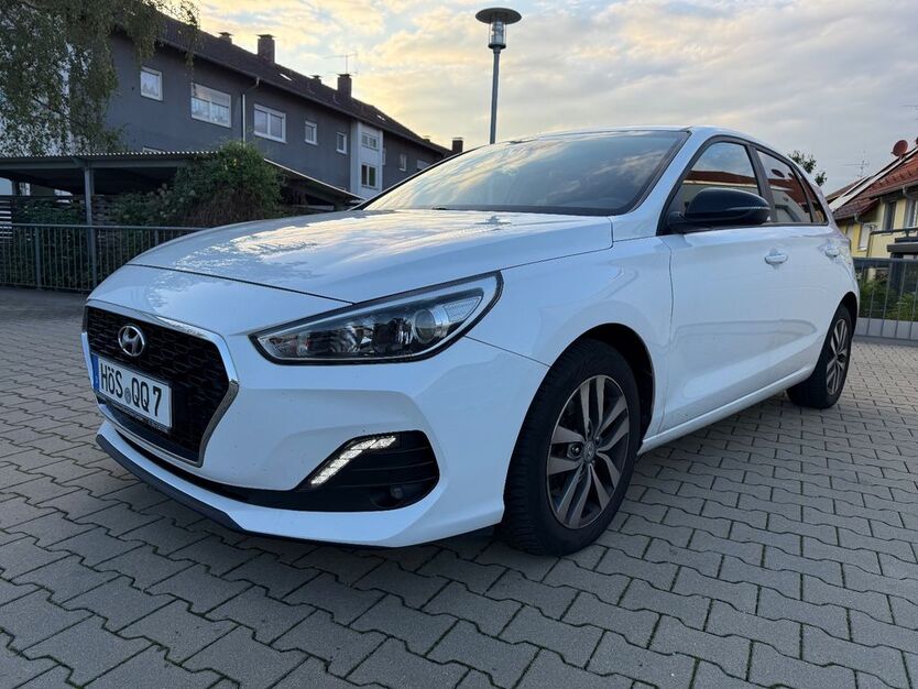 Hyundai i30 99.780 km 15.900 € Heroldsberg 90562