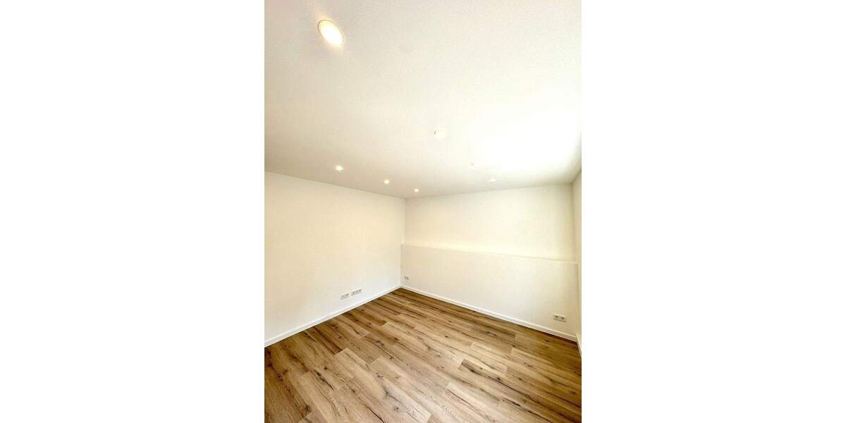 Moderne, große Wohnung mit zwei Bädern- !!! auf Wunsch: Teilbar in zwei Wohnungen!!! 4 zimmer