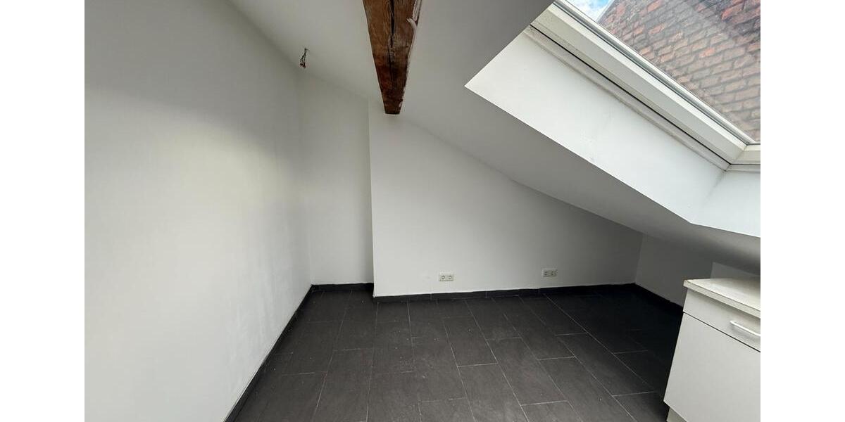 Dachgeschoßwohnung Nürnberg Eberhardshof - 4 Zimmer, 78 m&sup2;, 950&euro; | Angebot:27567895