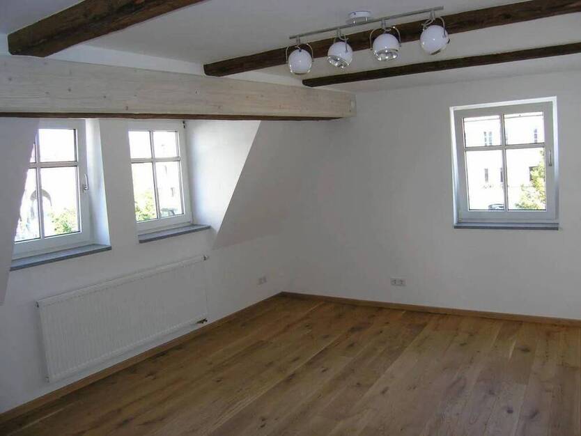 Außergewöhnliche, hochwertig ausgebaute 4-Zimmer-Galerie-Wohnung, ca. 150 m² Wohn- Nutzfläche, niedrige Nebenkosten