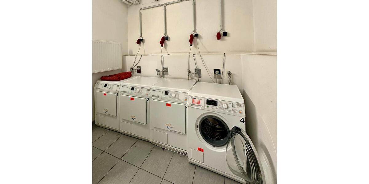 Möblierte Einzimmerwohnung mit großem Balkon – StudentAzubi 1 zimmer