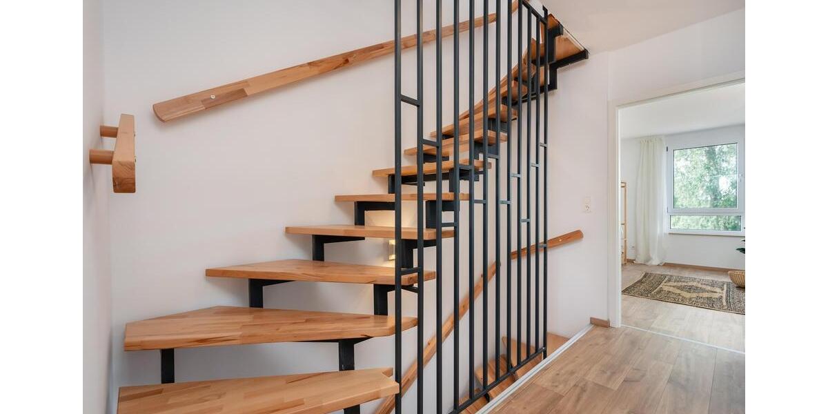 Reihenhaus Roth - 6 Zimmer, 141 m&sup2;, 1.750&euro; | Angebot:25745960