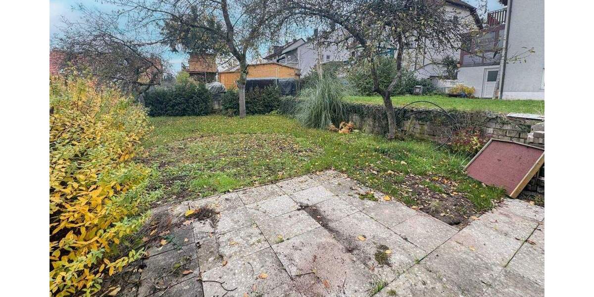 Viel Raum für Ideen - 2,5-Zimmer-Wohnung mit separater 2-Zimmer-Einliegerwohnung in Fürth-Vach 4 zimmer