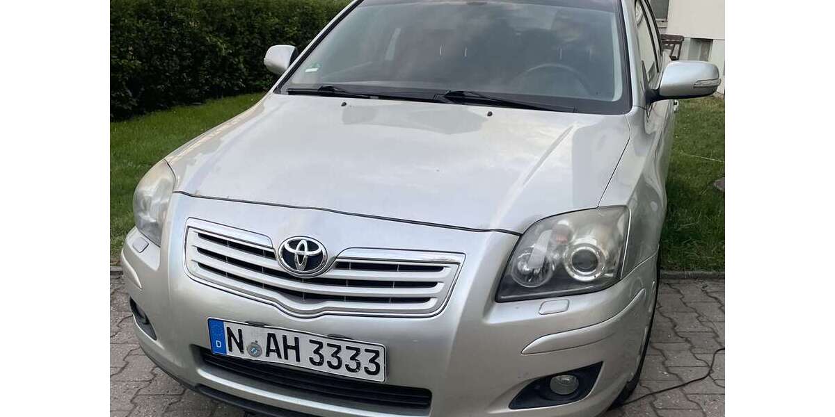 Toyota Avensis 158.642 km 2.900 &euro; Erlangen 91054