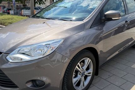 Ford Focus 143.955 km 5.799 &euro; Fürth 90763