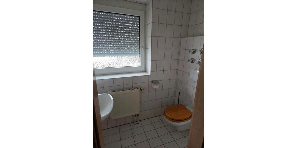 Unvermietete 3 Zimmer Dachgeschoss Wohnung 3 zimmer