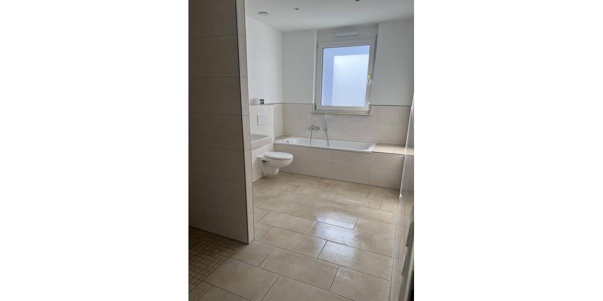 Reihenhaus Roth - 5 Zimmer, 141 m&sup2;, 2.000&euro; | Angebot:27613163