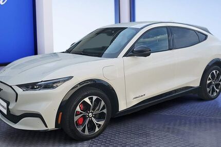 Ford Mustang Mach-E 49.676 km 35.242 € Fürth 90765