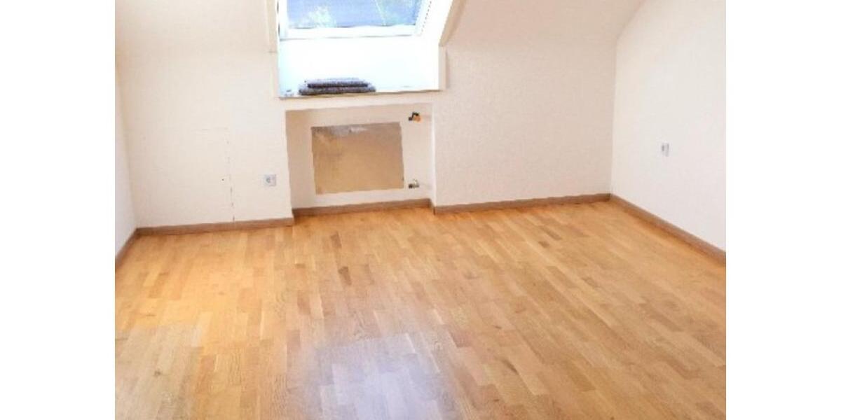 Renovierte 3-Zimmer-DG-Wohnung in ErlangenEltersdorf 3 zimmer