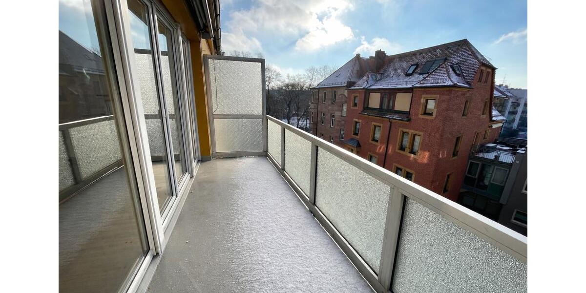 Bezugsfertige neu renovierte 3-Zi.-Whg. direkt am Stadtpark 3 zimmer