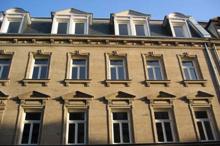 3-Zimmer-Erdgeschoßwohnung mit EBK in FÜ - Altbau