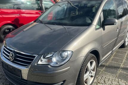 VW Touran 176.000 km 3.999 € Nürnberg 90482
