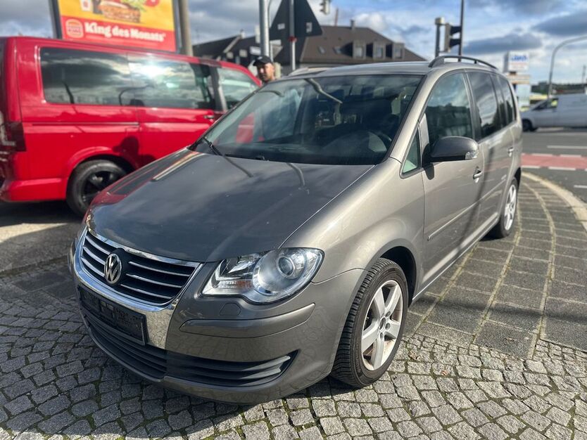VW Touran 176.000 km 3.999 € Nürnberg 90482