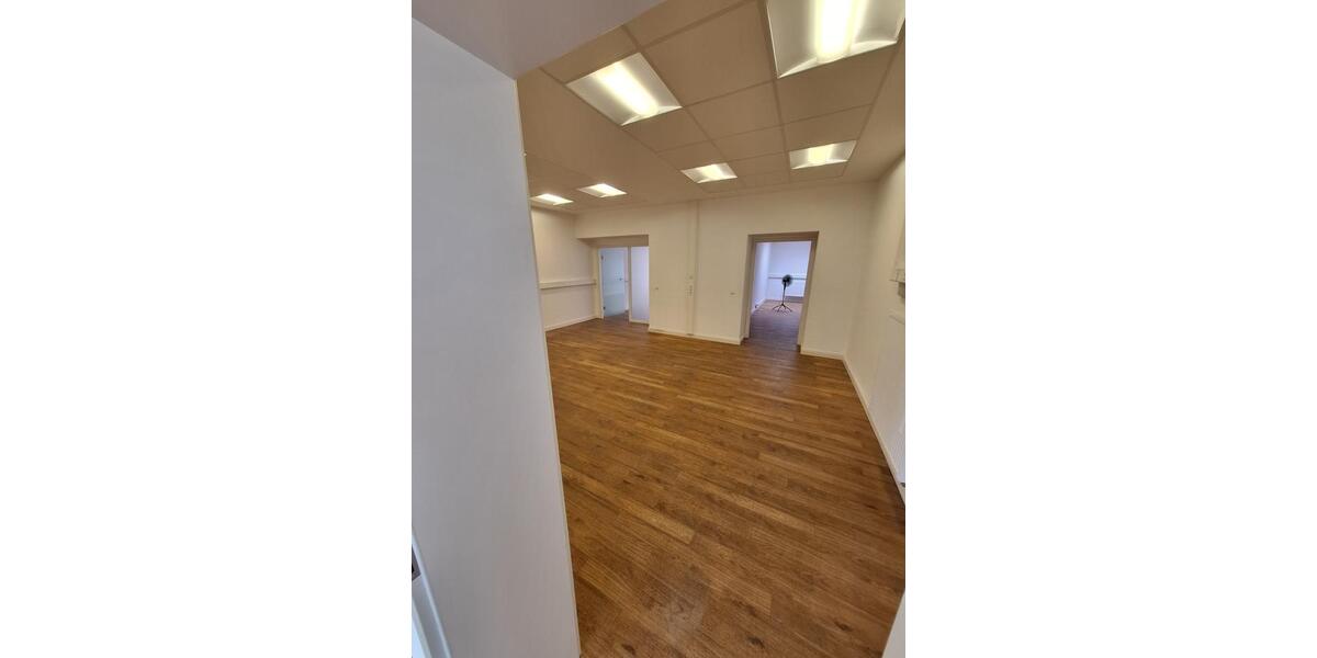 Moderne Gewerbefläche am HBF Fürth - Büro Lager Praxis Kanzlei zimmer