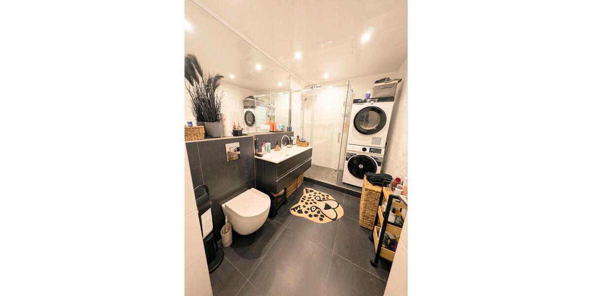 Kernsanierte 3Zi. Maisonette Wohnung inkl. Tiefgarage und Keller 3 zimmer