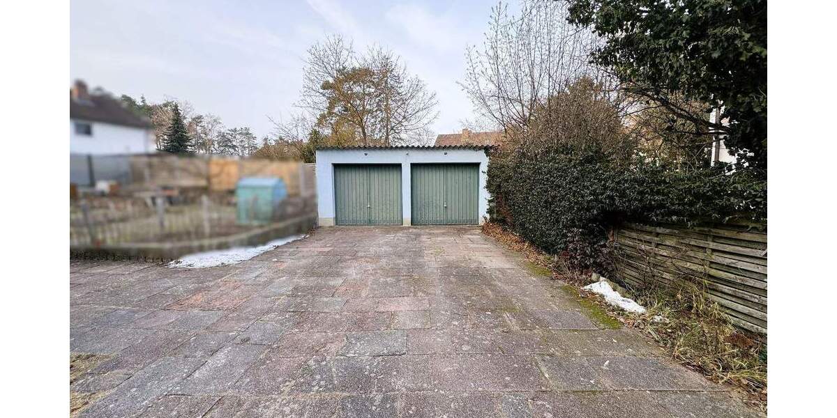 Nürnberg Falkenheim - saniertes Zweifamileinhaus mit Doppelgarage und großem Garten 6 zimmer