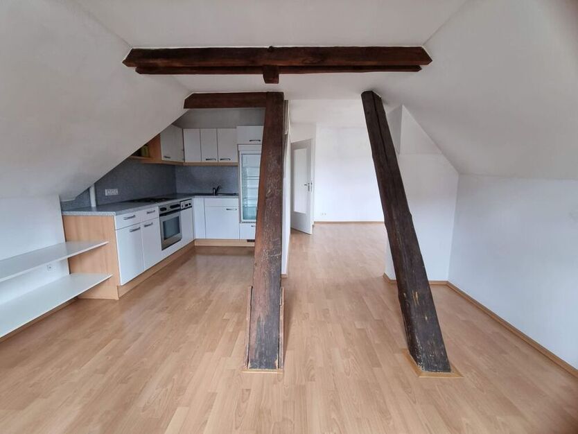 Schöne 3-Zi-Whg - FÜR MAXIMAL 2 PERSONEN -Einbauküche – Tageslichtbad – Wiesengrund in Laufweite zimmer