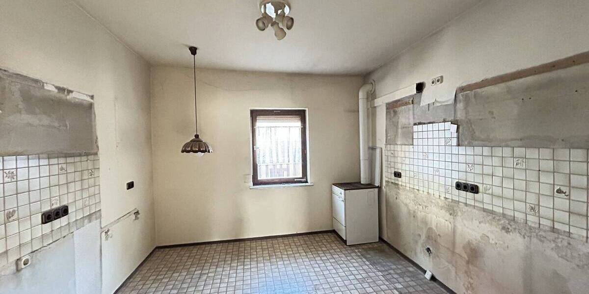 Mehrfamilienhaus, Wohnhaus Erlangen / Frauenaurach Frauenaurach - 8 Zimmer, 236 m&sup2;, 359.000&euro; | Angebot:25701559