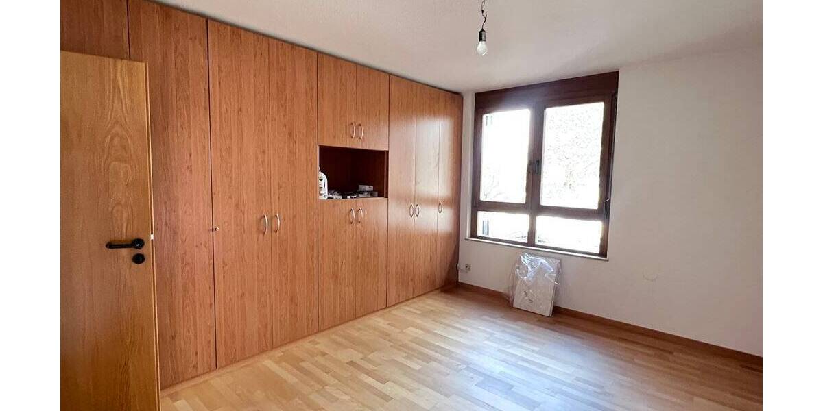 Etagenwohnung Nürnberg Fischbach - 3 Zimmer, 100 m&sup2;, 1.150&euro; | Angebot:26201885