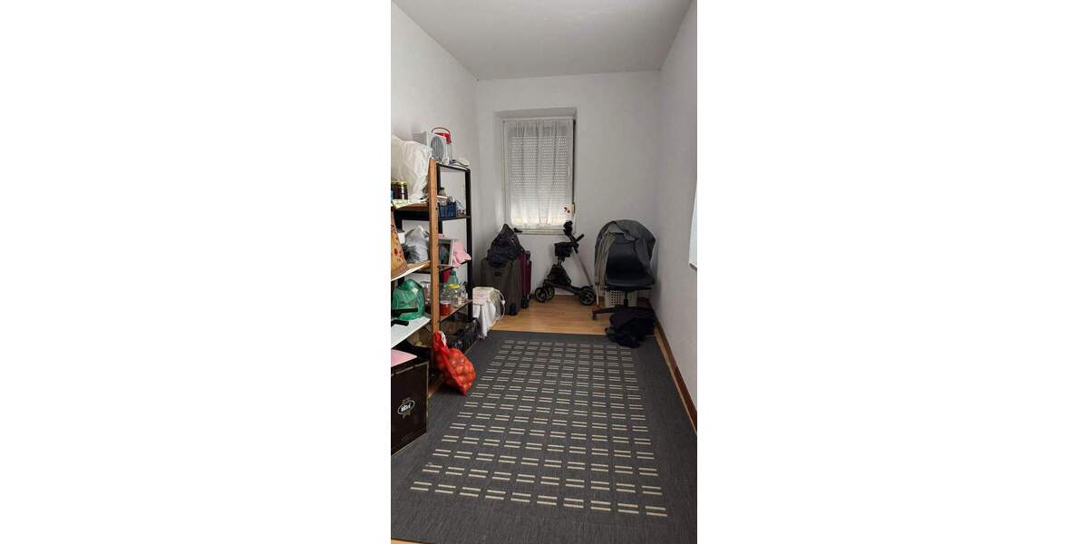 Röthenbach b. Stein ! 3,5-Zi.-Altbau-Whg. 75 m², Erdgeschoss mit Garage 3 zimmer