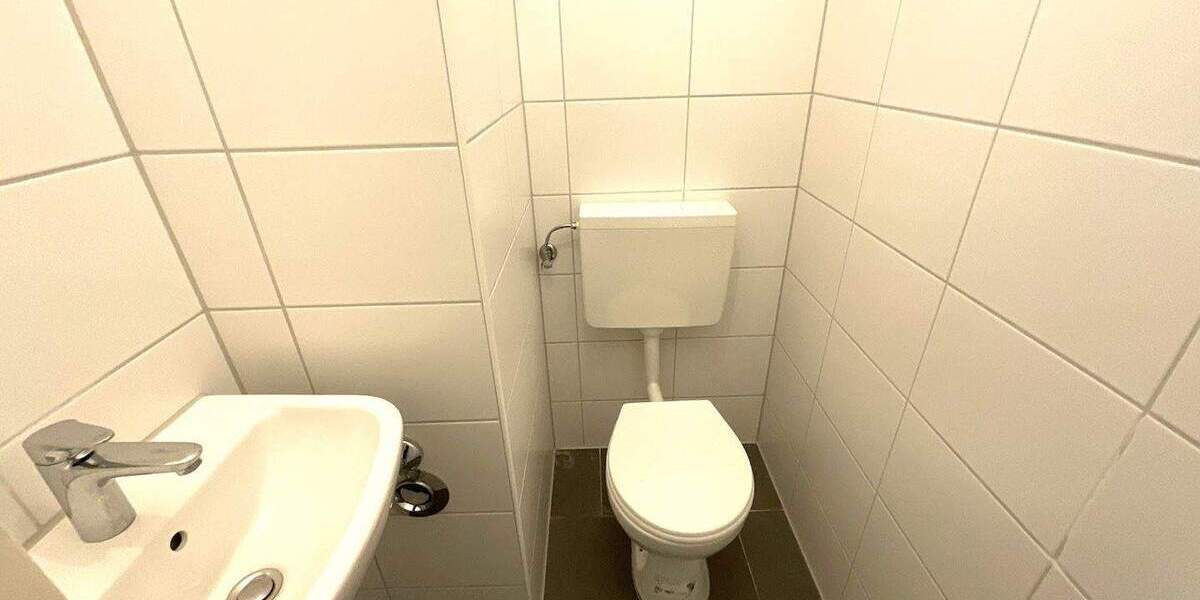 Etagenwohnung Nürnberg Langwasser - 3 Zimmer, 80 m&sup2;, 899&euro; | Angebot:25780095