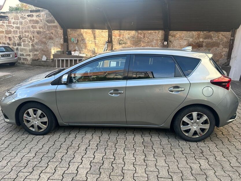 Toyota Auris 109.084 km 9.950 € Heilsbronn 91560